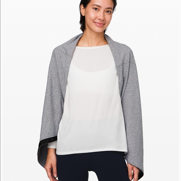 Lululemon vinyasa snap infinity scarf - Picture 2 of 7